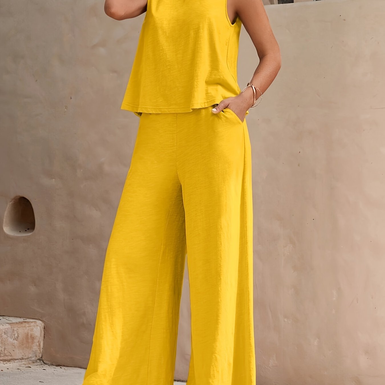 Chic Beige Women's Two-Piece Set - Casual Round Neck Sleeveless Top & Wide-Leg Pants, Machine Washable, Spring/Summer Collection