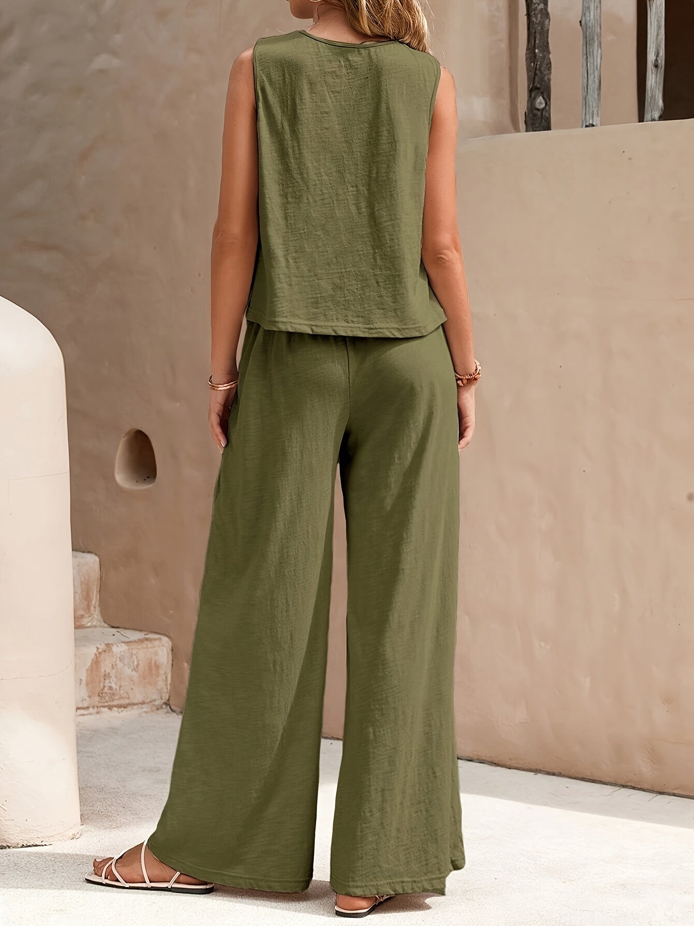 Chic Beige Women's Two-Piece Set - Casual Round Neck Sleeveless Top & Wide-Leg Pants, Machine Washable, Spring/Summer Collection